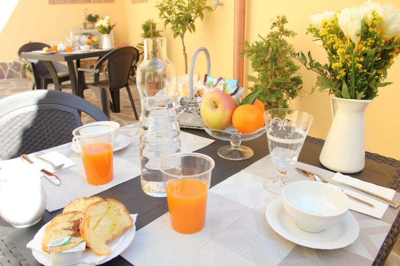 フィウミチーノ A Casa Di Titty Bed & Breakfast エクステリア 写真